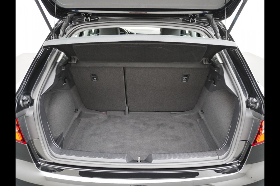 Audi A1 Sportback 30TFSI 116PK Virtual Cockpit Apple Carplay Android Auto Navi Airco Cruise Control Pro Line Bluetooth Isofix Rijstrooksensor Origineel Nederlandse Auto Audi A1 Sportback 30TFSI 116PK Virtual Cockpit Apple Carplay Android Auto Navi Airco Cruise Control Pro Line Bluetooth Isofix Rijstrooksensor Origineel Nederlandse Auto