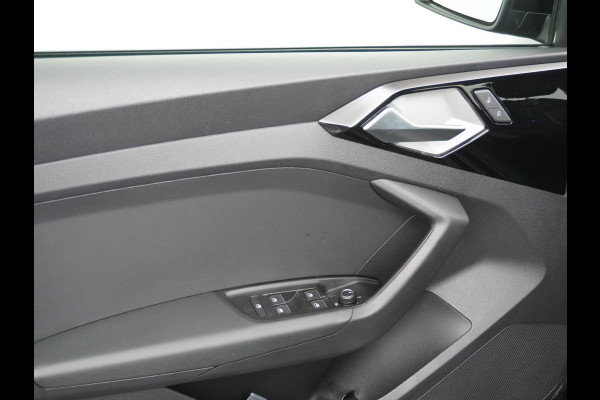 Audi A1 Sportback 30TFSI 116PK Virtual Cockpit Apple Carplay Android Auto Navi Airco Cruise Control Pro Line Bluetooth Isofix Rijstrooksensor Origineel Nederlandse Auto Audi A1 Sportback 30TFSI 116PK Virtual Cockpit Apple Carplay Android Auto Navi Airco Cruise Control Pro Line Bluetooth Isofix Rijstrooksensor Origineel Nederlandse Auto