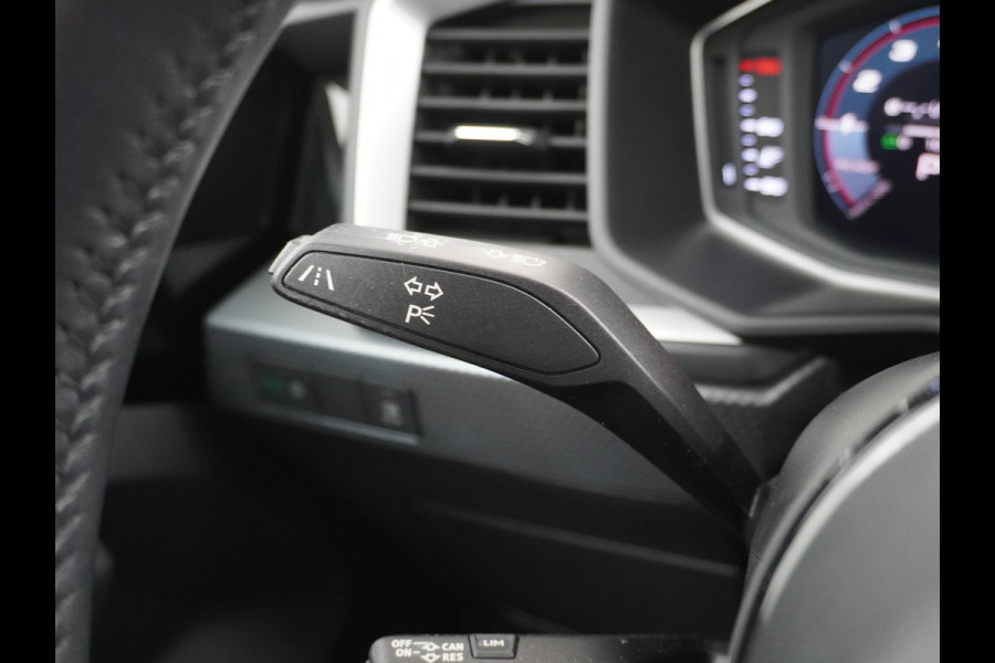 Audi A1 Sportback 30TFSI 116PK Virtual Cockpit Apple Carplay Android Auto Navi Airco Cruise Control Pro Line Bluetooth Isofix Rijstrooksensor Origineel Nederlandse Auto Audi A1 Sportback 30TFSI 116PK Virtual Cockpit Apple Carplay Android Auto Navi Airco Cruise Control Pro Line Bluetooth Isofix Rijstrooksensor Origineel Nederlandse Auto