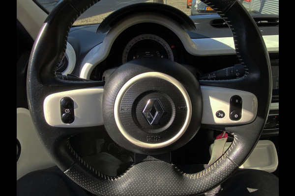 Renault Twingo 1.0 SCe Intens 5Drs - Navigatie I PDC / Achteruitrij Camera I Airco I APK 09-2026 I Dealer Onderhouden