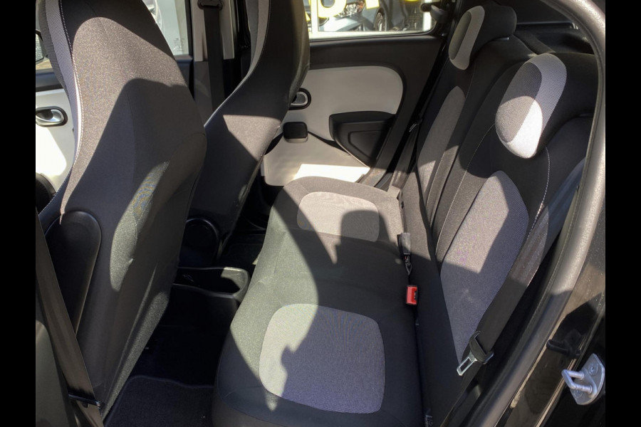 Renault Twingo 1.0 SCe Intens 5Drs - Navigatie I PDC / Achteruitrij Camera I Airco I APK 09-2026 I Dealer Onderhouden