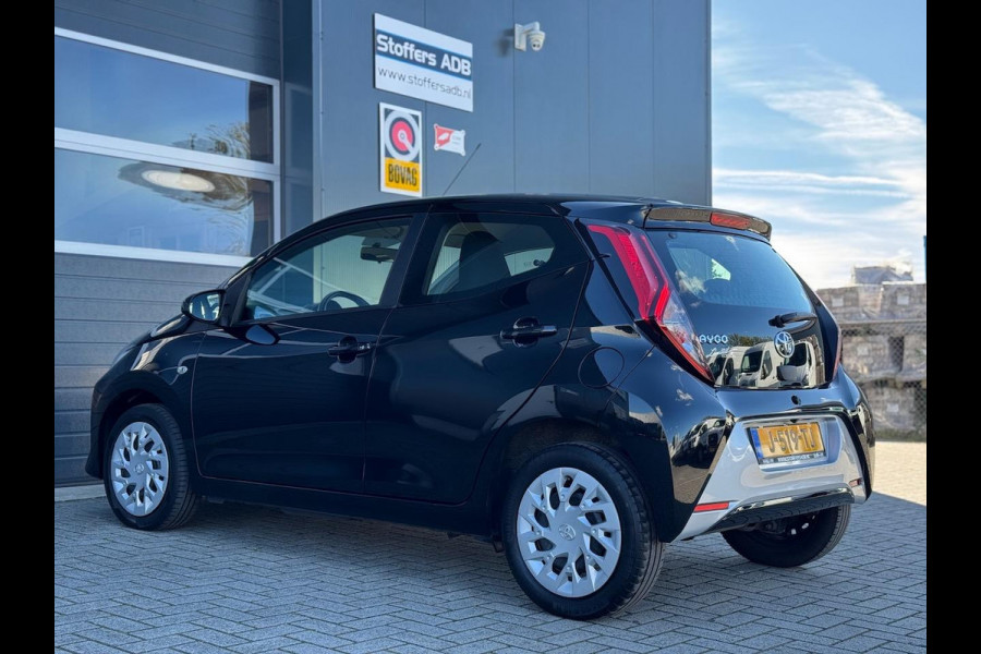 Toyota Aygo 1.0 VVT-i x-play | Camera | Airco | CarPlay | Elektr. Pack | DAB-radio | Bluetooth | Isofix | CV