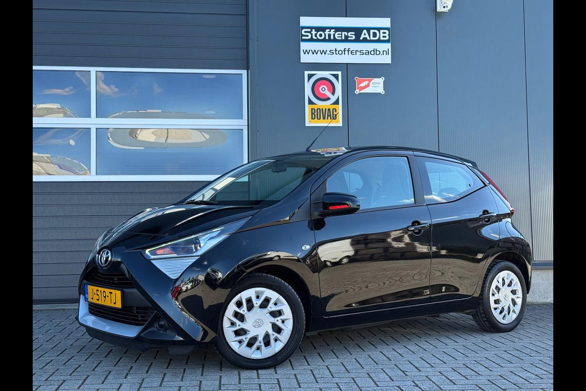 Toyota Aygo 1.0 VVT-i x-play | Camera | Airco | CarPlay | Elektr. Pack | DAB-radio | Bluetooth | Isofix | CV