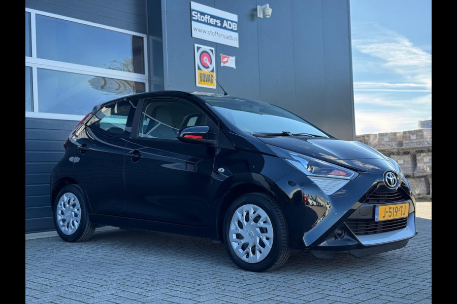 Toyota Aygo 1.0 VVT-i x-play | Camera | Airco | CarPlay | Elektr. Pack | DAB-radio | Bluetooth | Isofix | CV