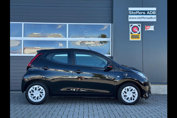 Toyota Aygo 1.0 VVT-i x-play | Camera | Airco | CarPlay | Elektr. Pack | DAB-radio | Bluetooth | Isofix | CV