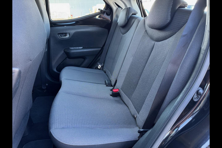 Toyota Aygo 1.0 VVT-i x-play | Camera | Airco | CarPlay | Elektr. Pack | DAB-radio | Bluetooth | Isofix | CV