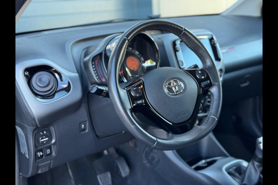 Toyota Aygo 1.0 VVT-i x-play | Camera | Airco | CarPlay | Elektr. Pack | DAB-radio | Bluetooth | Isofix | CV