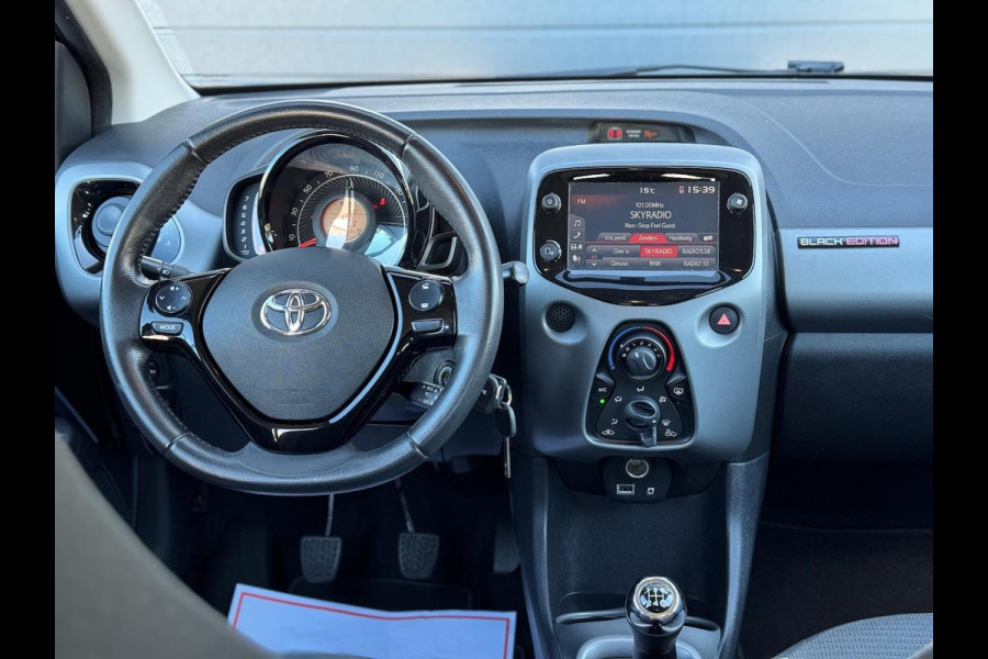 Toyota Aygo 1.0 VVT-i x-play | Camera | Airco | CarPlay | Elektr. Pack | DAB-radio | Bluetooth | Isofix | CV