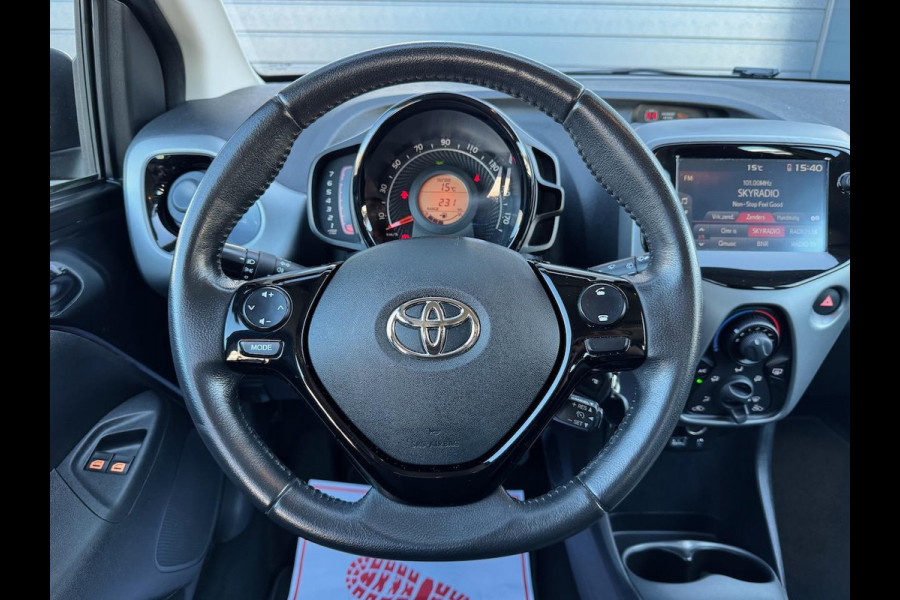 Toyota Aygo 1.0 VVT-i x-play | Camera | Airco | CarPlay | Elektr. Pack | DAB-radio | Bluetooth | Isofix | CV