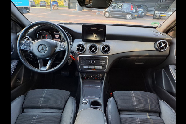 Mercedes-Benz GLA 180 Activity Edition | Navi | Camera | Afn. Trekhaak | Elektr. A. klep | Sportinterieur |