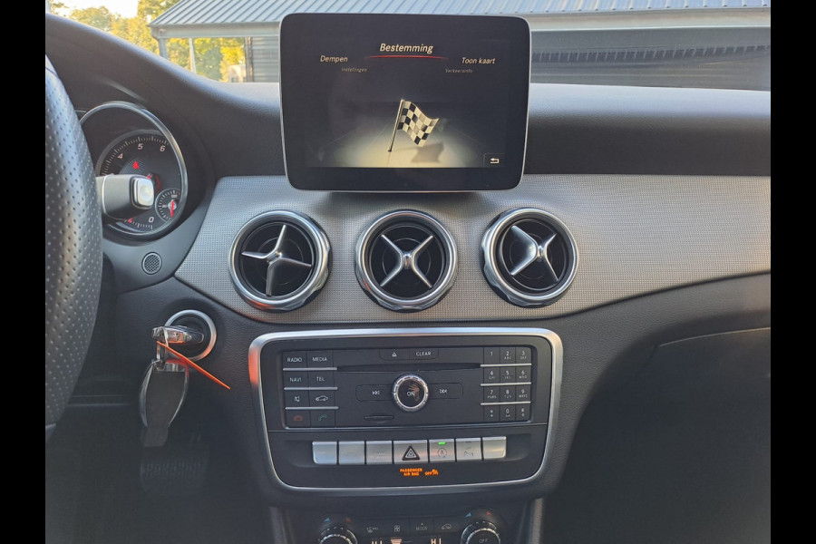 Mercedes-Benz GLA 180 Activity Edition | Navi | Camera | Afn. Trekhaak | Elektr. A. klep | Sportinterieur |