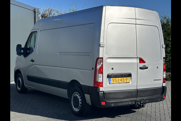 Renault Master T35 2.3 dCi 136 PK / L2H2 / 1e EIGENAAR / 60.092 KM !! / TREKHAAK / AIRCO / NAVI / BLUETOOTH / 3-ZITS