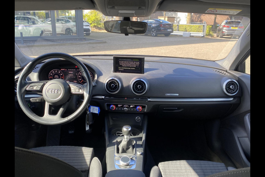 Audi A3 Sportback 30 TFSI Advance VAN: 20.900,- VOOR: 18.440,- UW HERFSTVOORDEEL: 2.460,- | RIJKLAARPRIJS INCL. 12MND BOVAG