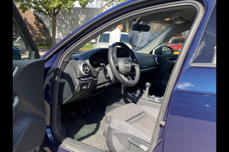 Audi A3 Sportback 30 TFSI Advance VAN: 20.900,- VOOR: 18.440,- UW HERFSTVOORDEEL: 2.460,- | RIJKLAARPRIJS INCL. 12MND BOVAG