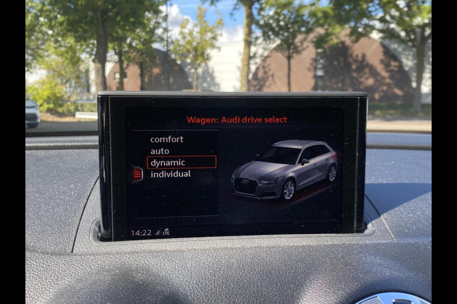 Audi A3 Sportback 30 TFSI Advance VAN: 20.900,- VOOR: 18.440,- UW HERFSTVOORDEEL: 2.460,- | RIJKLAARPRIJS INCL. 12MND BOVAG