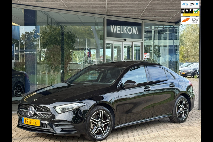 Mercedes-Benz A-Klasse 250 e AMG Night Pano|Memory|Sfeer|Dealer Onderhouden
