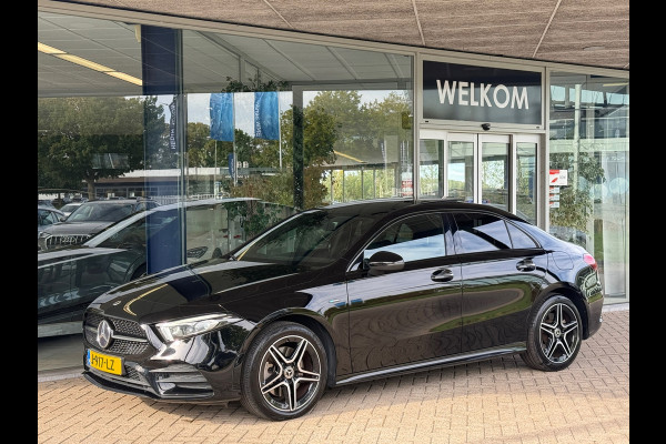 Mercedes-Benz A-Klasse 250 e AMG Night Pano|Memory|Sfeer|Dealer Onderhouden