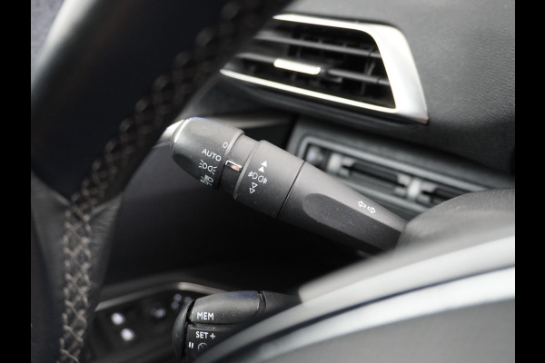 Peugeot 3008 1.2T 131PK GT Line 360°Camera Trekhaak Apple Carplay Android Auto Navi Ecc Stoelverwarming Cruise Control Pdc Lmv Led Dealeronderhouden