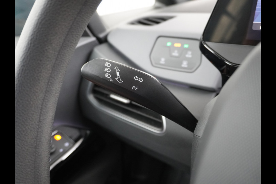 Volkswagen ID.3 Life 58kWh Apple Carplay Android Auto Adaptieve Cruise Navi Ecc Mirrorlink DAB Keyless Led Pdc