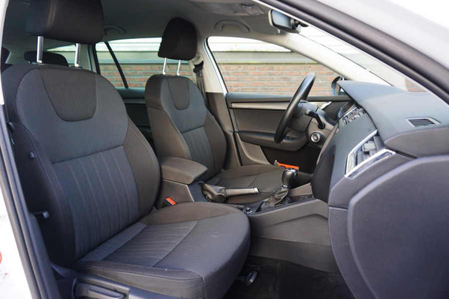 Škoda Octavia Combi 1.5 TSI 150PK Bus. Edition Plus|Virtual Cockpit| Metallic Moon White!