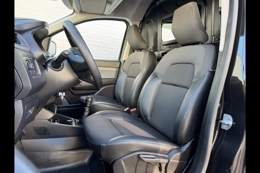 Renault Express 1.3 TCe 100 Comfort Cruise control Airco Parkeersensoren v/a plus camera Dodehoekdetectie Radio met Bleutooth