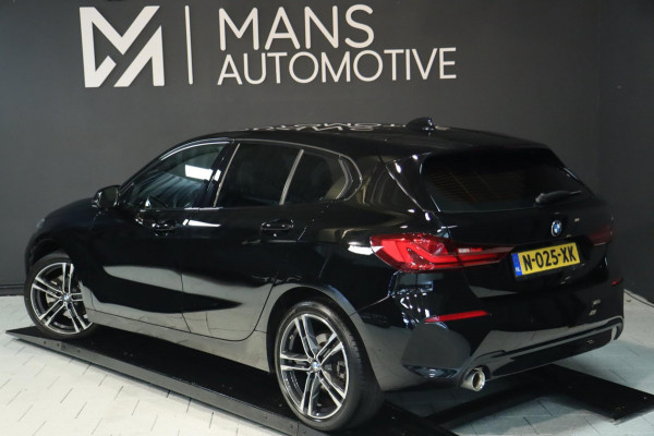 BMW 1-serie 118i / LIVE COCKPIT / LED / PDC V+A / CARPLAY / SFEERVERLICHTING