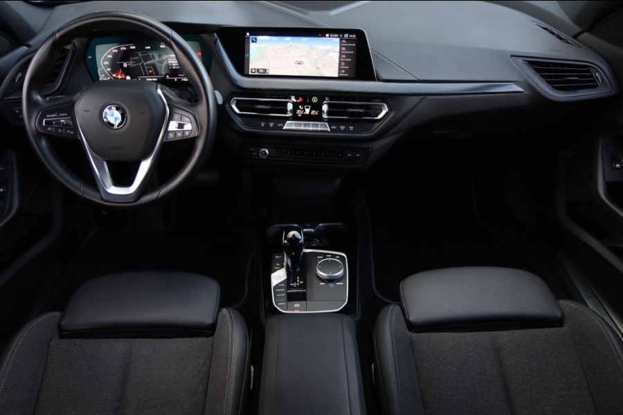 BMW 1-serie 118i / LIVE COCKPIT / LED / PDC V+A / CARPLAY / SFEERVERLICHTING