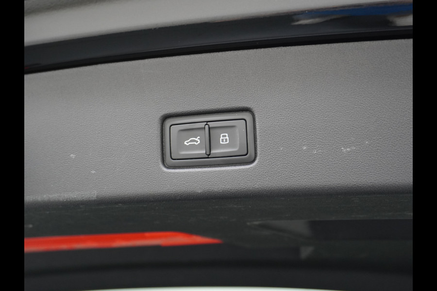 Audi Q4 e-tron 50 Quattro 300pk S-Line Competition Pano-dak Leer Matrix-Led 21" 77kWh Sonos®-Audio Warmtepomp Adaptive-CruiseHead-Up-Display La Assistentie Pack Comfort-plus Pack Dynamic Pack Interieur Pack Keyless Pack Automatisch grootlicht Privacy-Glass Zeer compleet Grote Accu €75.000 nieuw