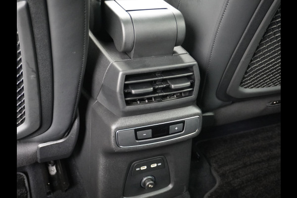 Audi Q4 e-tron 50 Quattro 300pk S-Line Competition Pano-dak Leer Matrix-Led 21" 77kWh Sonos®-Audio Warmtepomp Adaptive-CruiseHead-Up-Display La Assistentie Pack Comfort-plus Pack Dynamic Pack Interieur Pack Keyless Pack Automatisch grootlicht Privacy-Glass Zeer compleet Grote Accu €75.000 nieuw