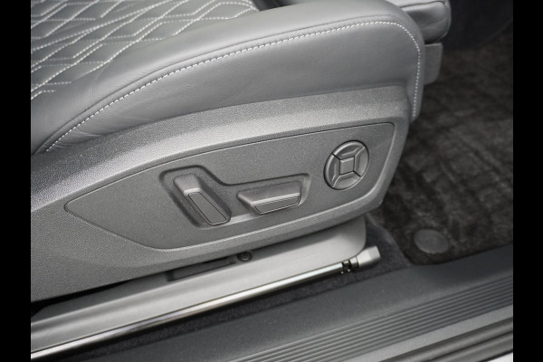 Audi Q4 e-tron 50 Quattro 300pk S-Line Competition Pano-dak Leer Matrix-Led 21" 77kWh Sonos®-Audio Warmtepomp Adaptive-CruiseHead-Up-Display La Assistentie Pack Comfort-plus Pack Dynamic Pack Interieur Pack Keyless Pack Automatisch grootlicht Privacy-Glass Zeer compleet Grote Accu €75.000 nieuw