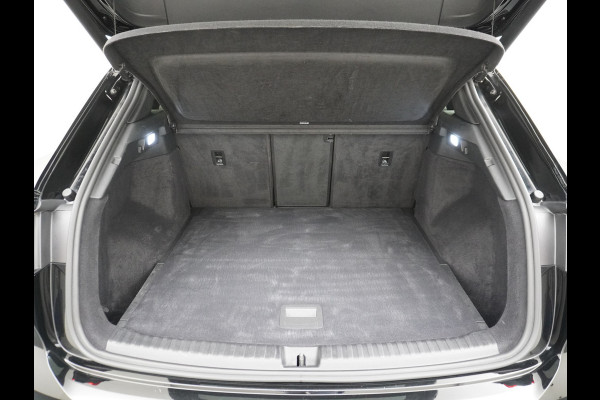 Audi Q4 e-tron 50 Quattro 300pk S-Line Competition Pano-dak Leer Matrix-Led 21" 77kWh Sonos®-Audio Warmtepomp Adaptive-CruiseHead-Up-Display La Assistentie Pack Comfort-plus Pack Dynamic Pack Interieur Pack Keyless Pack Automatisch grootlicht Privacy-Glass Zeer compleet Grote Accu €75.000 nieuw