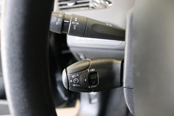 Peugeot 208 1.2 PureTech Blue Lion | PDC| NAVI | CARPLAY | NAP |