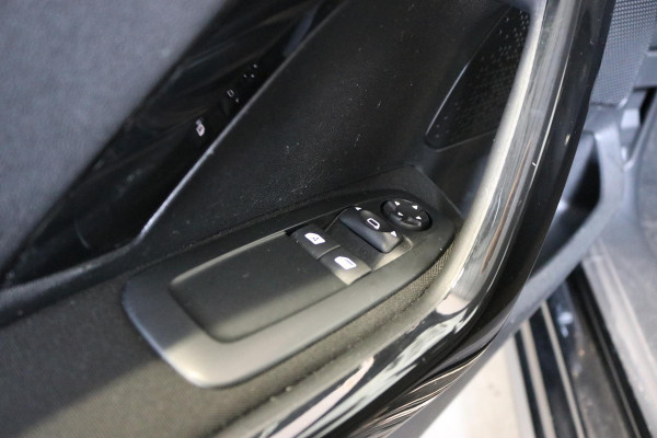 Peugeot 208 1.2 PureTech Blue Lion | PDC| NAVI | CARPLAY | NAP |