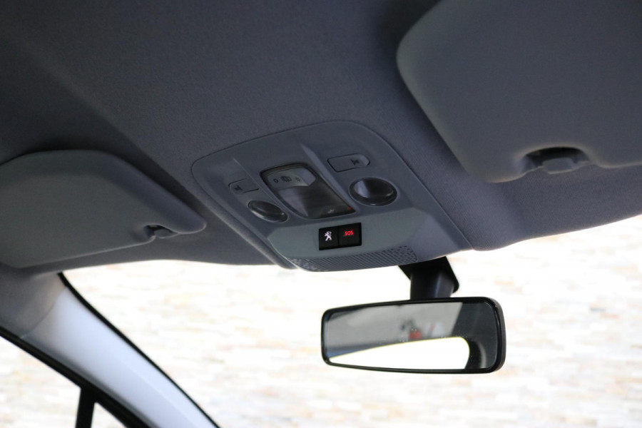 Peugeot 208 1.2 PureTech Blue Lion | PDC| NAVI | CARPLAY | NAP |