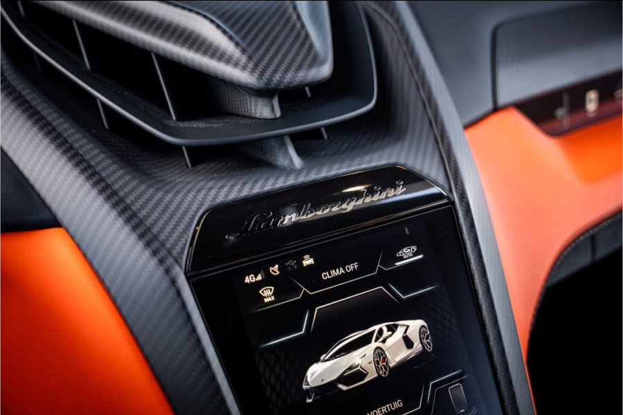Lamborghini Revuelto - Verde Citrea | Full Carbon | Passenger Display | Lift