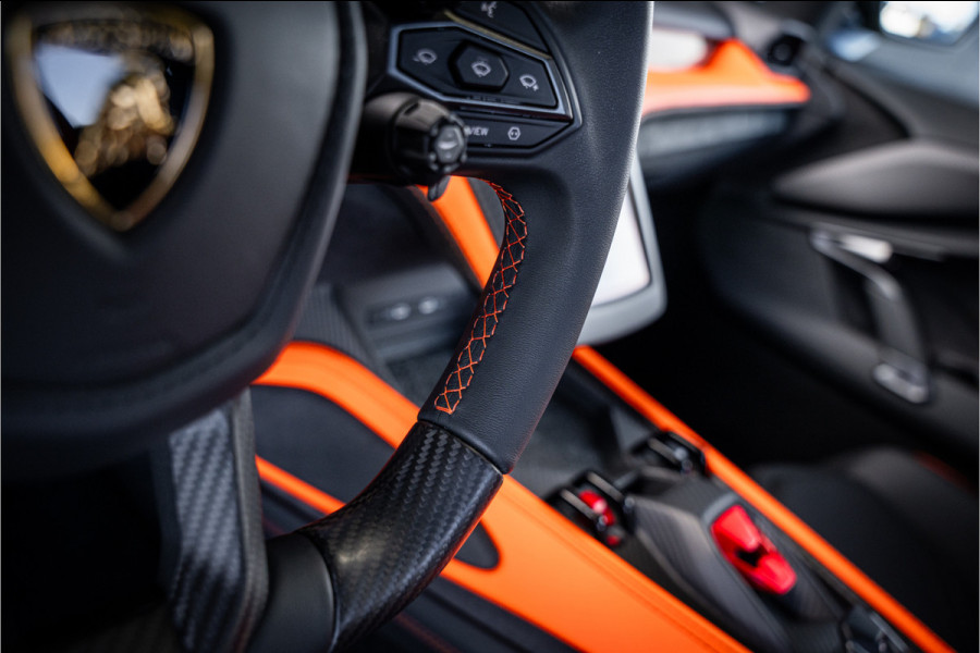Lamborghini Revuelto - Verde Citrea | Full Carbon | Passenger Display | Lift