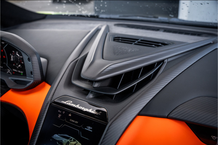 Lamborghini Revuelto - Verde Citrea | Full Carbon | Passenger Display | Lift
