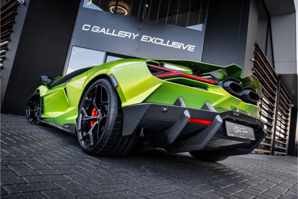 Lamborghini Revuelto - Verde Citrea | Full Carbon | Passenger Display | Lift