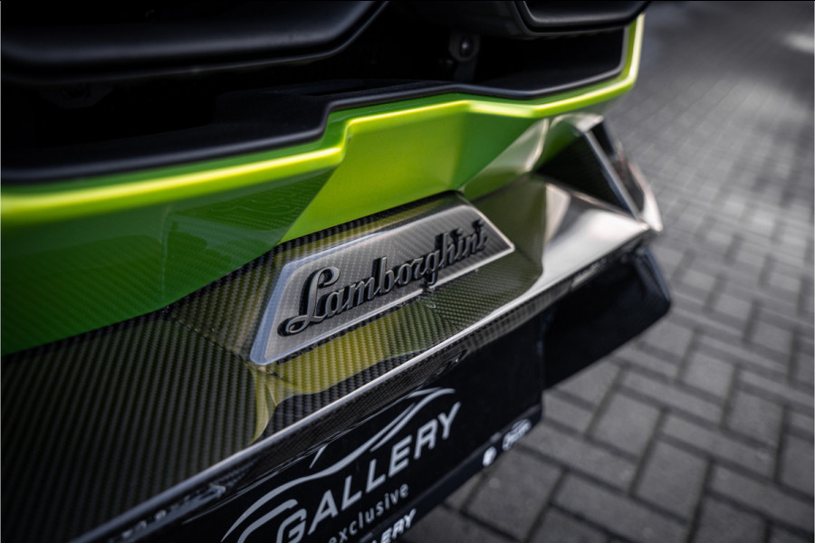 Lamborghini Revuelto - Verde Citrea | Full Carbon | Passenger Display | Lift