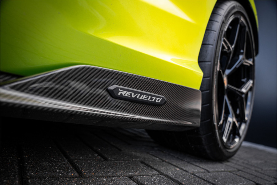 Lamborghini Revuelto - Verde Citrea | Full Carbon | Passenger Display | Lift