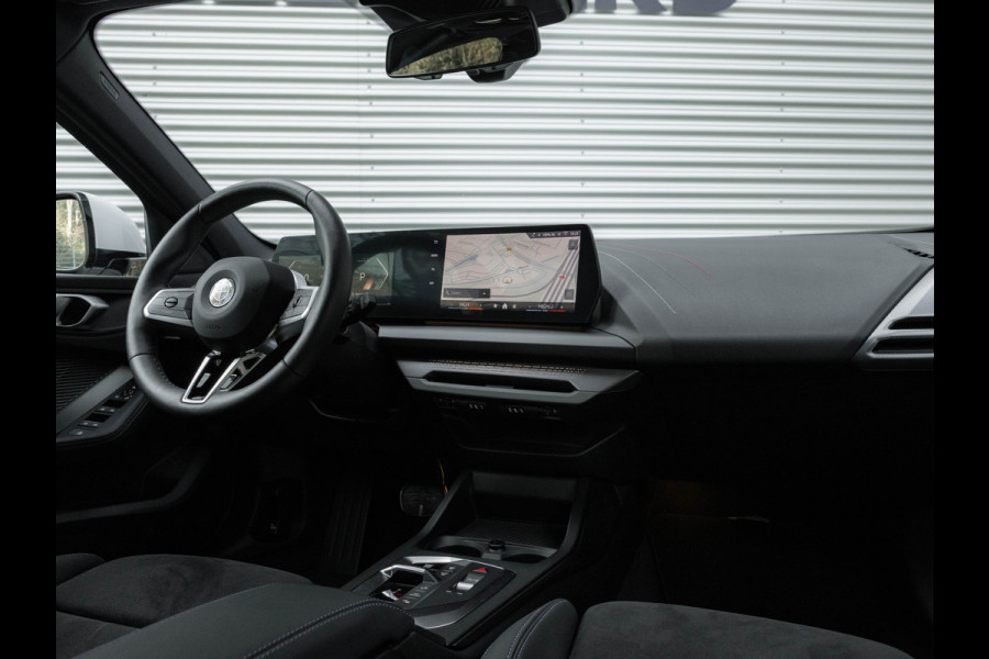 BMW 1-serie 120 M-Sport - Active Cruise Control - Stoelverwarming - Camera