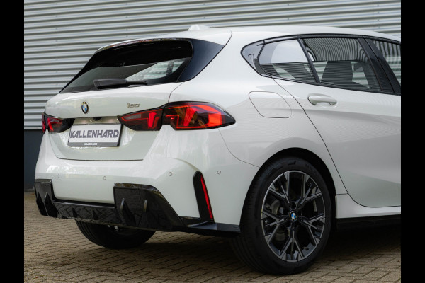 BMW 1-serie 120 M-Sport - Active Cruise Control - Stoelverwarming - Camera