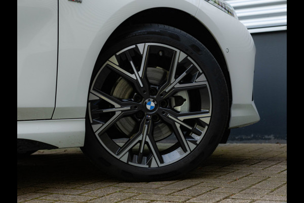 BMW 1-serie 120 M-Sport - Active Cruise Control - Stoelverwarming - Camera
