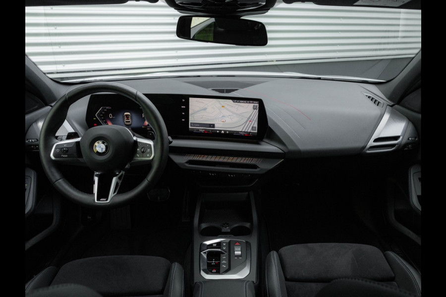 BMW 1-serie 120 M-Sport - Active Cruise Control - Stoelverwarming - Camera
