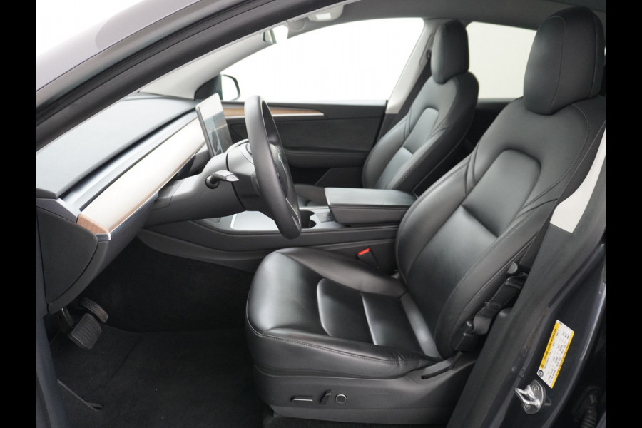 Tesla Model Y Long Range AWD 75kWh  Trekhaak Lmv 20" Wrmtepomp Leder Navi Ecc Premium Audio Stoel+Stuurverwarming Autopilot 3.0 Adaptieve Crui Memory Matrix Led Intel Atom® Processor Homelink 5 Achterbank verwarmd 4WD 1.600KG Trekgewicht
