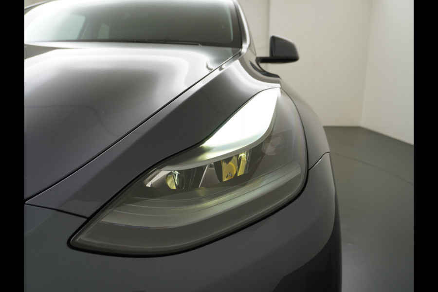 Tesla Model Y Long Range AWD 75kWh  Trekhaak Lmv 20" Wrmtepomp Leder Navi Ecc Premium Audio Stoel+Stuurverwarming Autopilot 3.0 Adaptieve Crui Memory Matrix Led Intel Atom® Processor Homelink 5 Achterbank verwarmd 4WD 1.600KG Trekgewicht