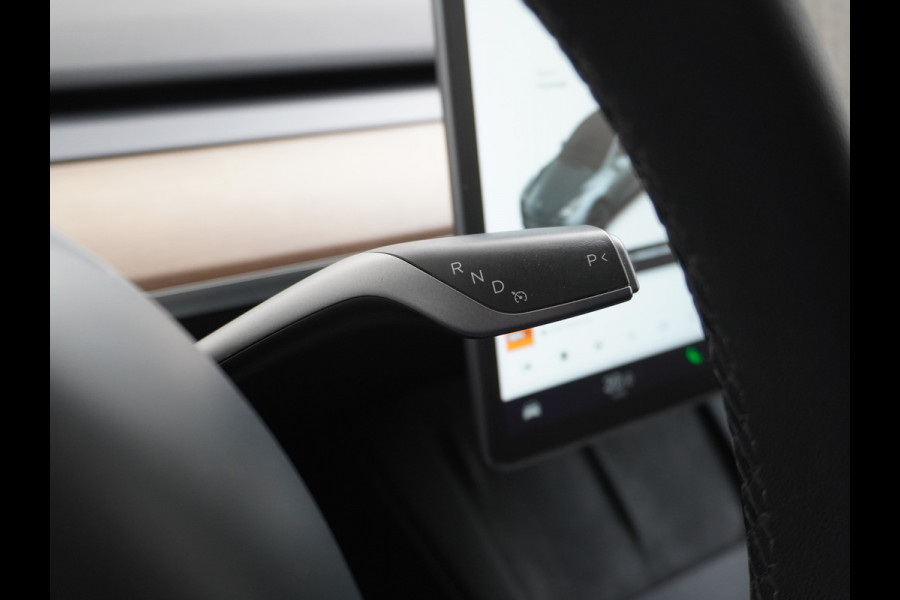 Tesla Model Y Long Range AWD 75kWh  Trekhaak Lmv 20" Wrmtepomp Leder Navi Ecc Premium Audio Stoel+Stuurverwarming Autopilot 3.0 Adaptieve Crui Memory Matrix Led Intel Atom® Processor Homelink 5 Achterbank verwarmd 4WD 1.600KG Trekgewicht