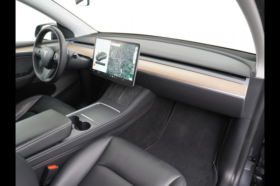 Tesla Model Y Long Range AWD 75kWh  Trekhaak Lmv 20" Wrmtepomp Leder Navi Ecc Premium Audio Stoel+Stuurverwarming Autopilot 3.0 Adaptieve Crui Memory Matrix Led Intel Atom® Processor Homelink 5 Achterbank verwarmd 4WD 1.600KG Trekgewicht