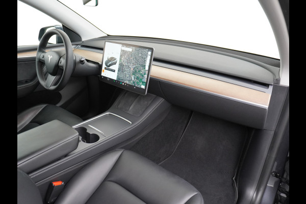 Tesla Model Y Long Range AWD 75kWh  Trekhaak Lmv 20" Wrmtepomp Leder Navi Ecc Premium Audio Stoel+Stuurverwarming Autopilot 3.0 Adaptieve Crui Memory Matrix Led Intel Atom® Processor Homelink 5 Achterbank verwarmd 4WD 1.600KG Trekgewicht