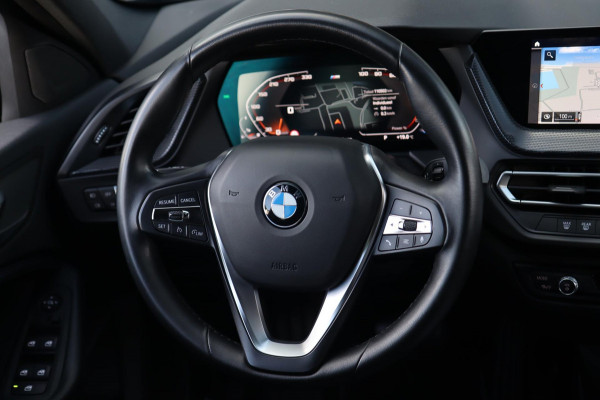 BMW 1-serie 118i / LIVE COCKPIT / LED / PDC V+A / CARPLAY / SFEERVERLICHTING